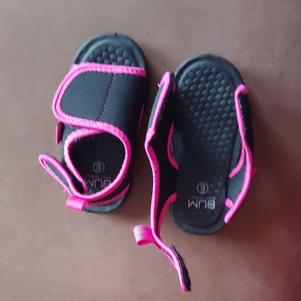 Sandals - Picture 3 of 4